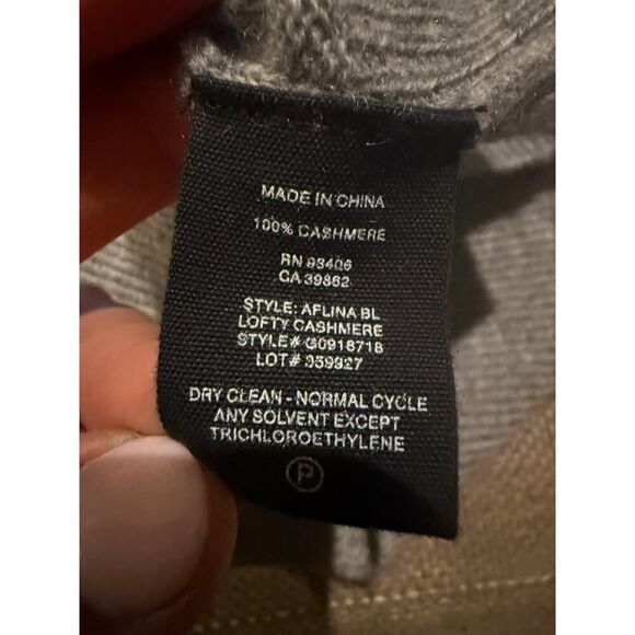 Theory Cashmere Off Shoulder Foldover Grey Sweater Women’s Sz. P - Picture 4 of 4